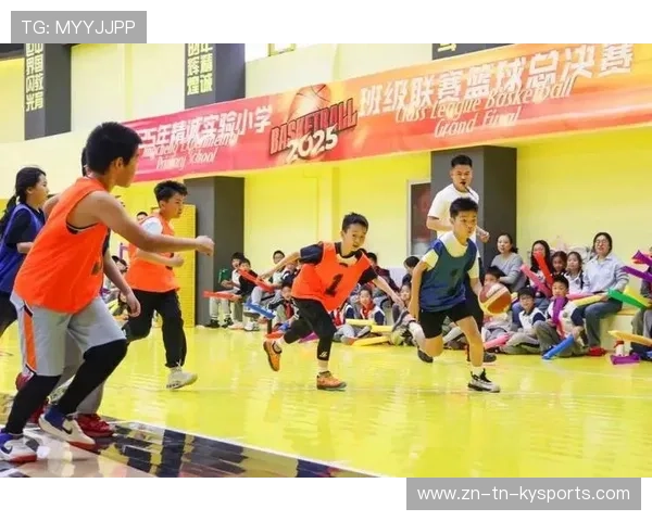 特色篮球展演在高校广泛展开，弘扬运动精神与文化自信，学校开展篮球特色课程